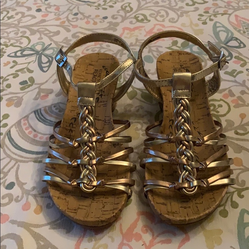 Kenneth Cole Size 1 Sandals